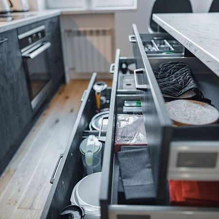 New Luxury 3Br Apartment In Old Town, Free Parking Haapsalu Eksteriør billede