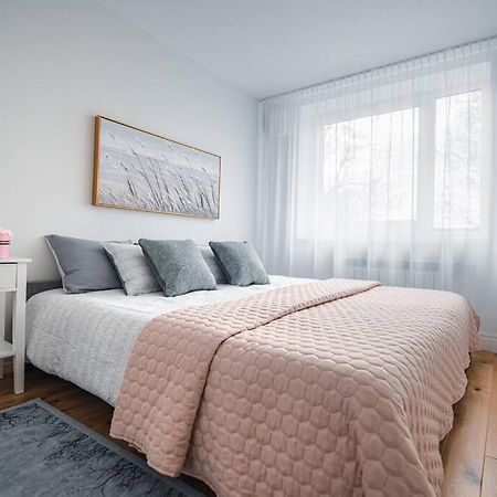 New Luxury 3Br Apartment In Old Town, Free Parking Haapsalu Eksteriør billede
