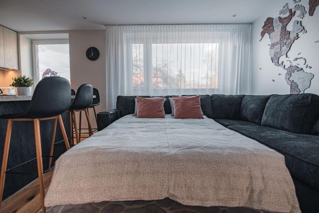 New Luxury 3Br Apartment In Old Town, Free Parking Haapsalu Eksteriør billede
