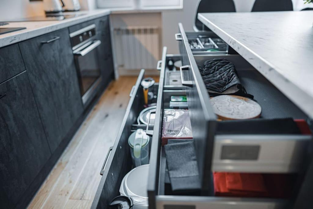 New Luxury 3Br Apartment In Old Town, Free Parking Haapsalu Eksteriør billede