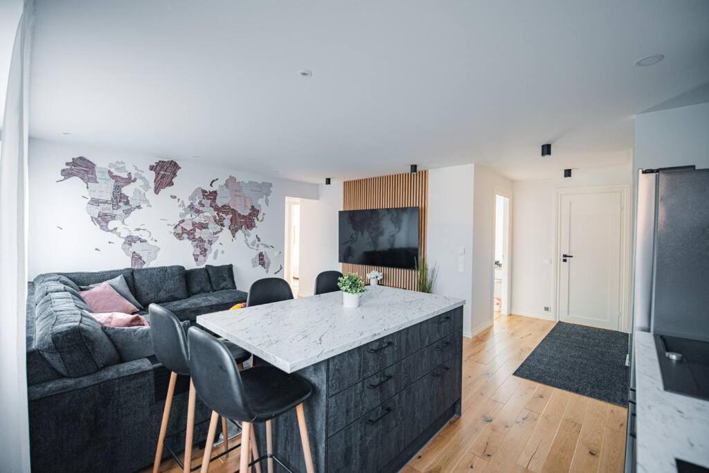 New Luxury 3Br Apartment In Old Town, Free Parking Haapsalu Eksteriør billede