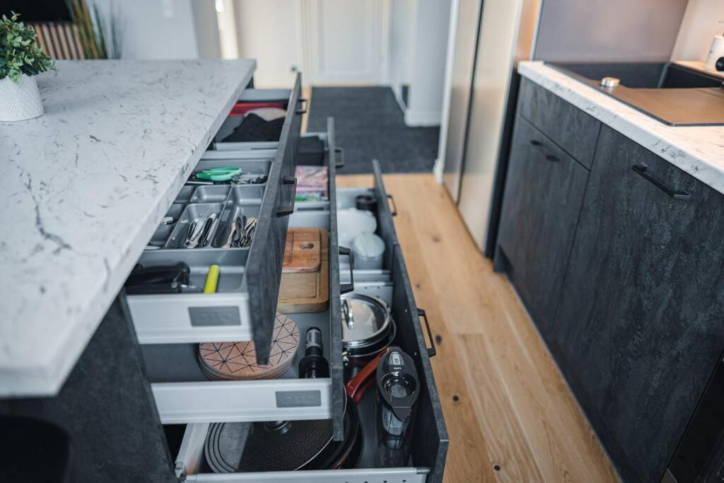 New Luxury 3Br Apartment In Old Town, Free Parking Haapsalu Eksteriør billede